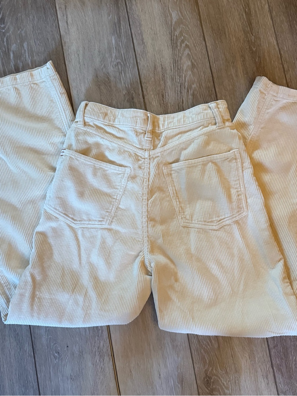 BDG Straight Leg High-Rise corduroy pants in Ivory - Picture 5 of 5